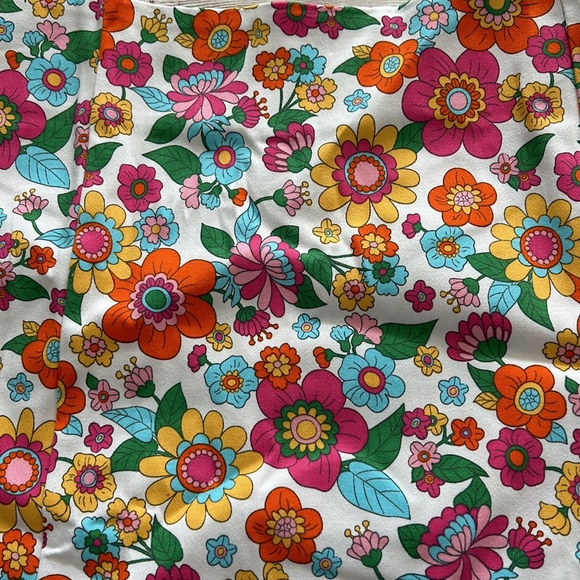 Love on a Hanger Floral Print Split Hem Mini A Line Skirt - Picture 2 of 9